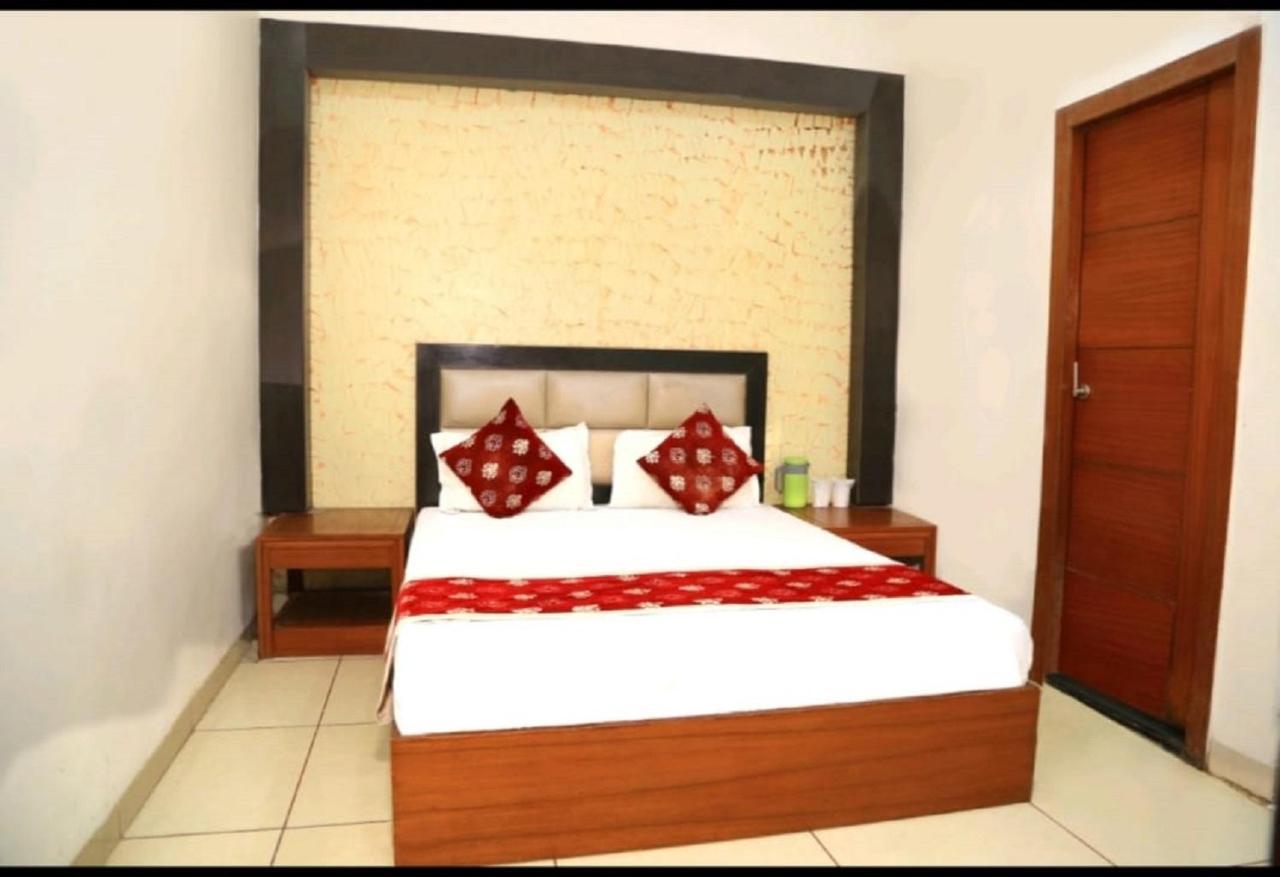 Hotel Kirandeep Agra Agra  Exteriör bild